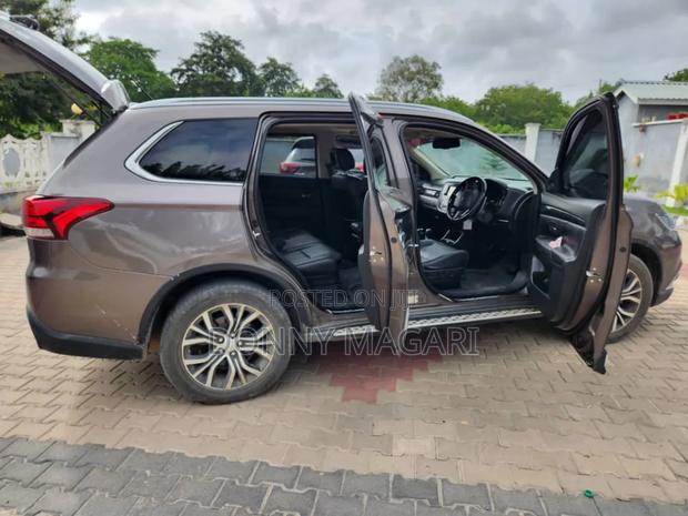 Mitsubishi Outlander 2015 Gray