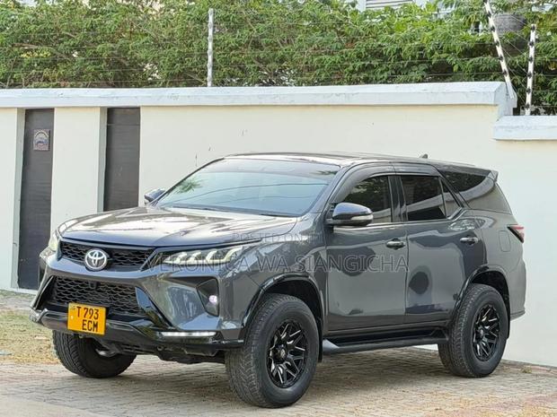 Toyota Fortuner 2018 Gray