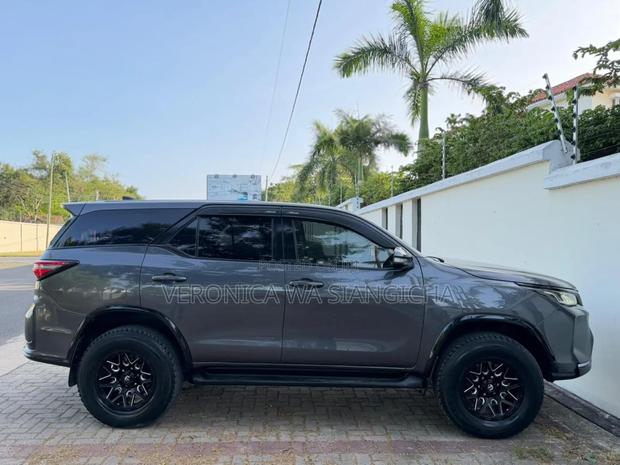 Toyota Fortuner 2018 Gray