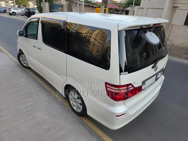 Toyota Alphard 2005 White
