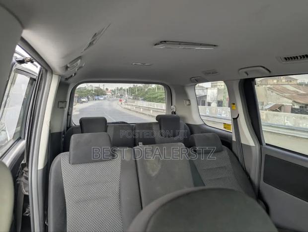 Toyota Noah 2.0 143hp FWD (8 Seater) 2008 Black