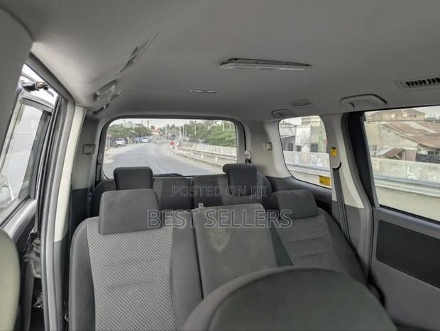 Toyota Noah 2.0 143hp FWD (8 Seater) 2008 Black