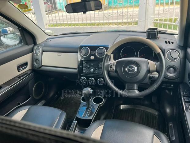 Mazda Verisa 2010 Black