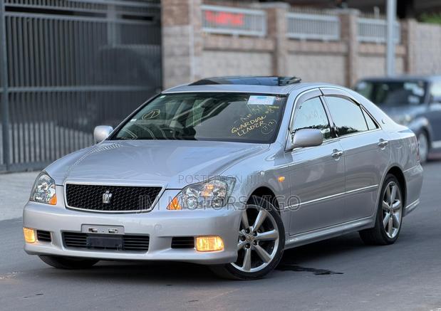 Toyota Crown 2006 Silver