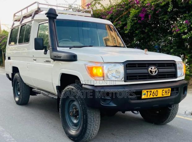 Toyota Land Cruiser 100 4.2 2008 White