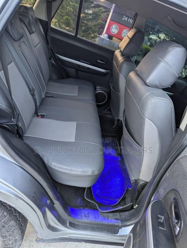 Suzuki Escudo 2005 Gray