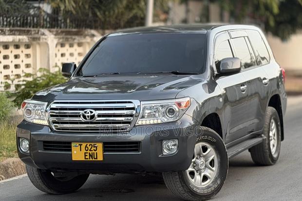 Toyota Land Cruiser 2013 Gray