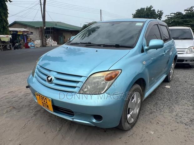 Toyota IST 2006 Blue