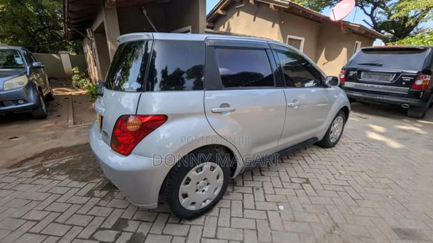 Toyota IST 2005 Silver