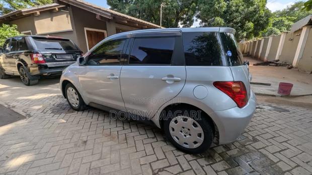 Toyota IST 2005 Silver