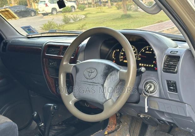 Toyota Land Cruiser Prado 2001 Gold