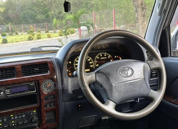 Toyota Land Cruiser Prado 2001 Gold