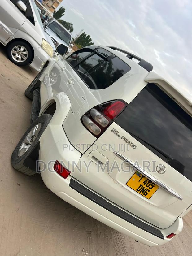 Toyota Land Cruiser Prado 2005 White