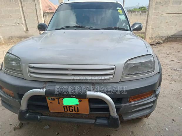 Toyota RAV4 2004 White