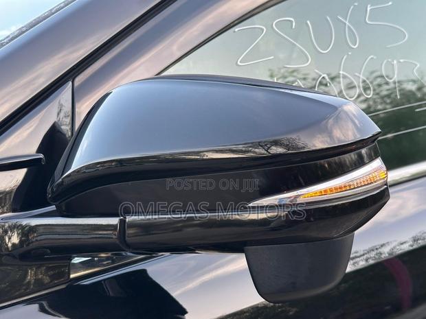 Toyota Harrier 2.0 2015 Black