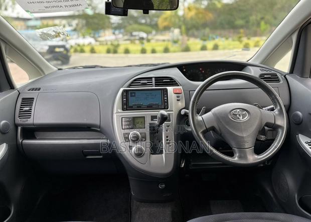 Toyota Ractis 1.5 FWD 2007 Silver