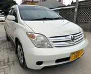 Toyota IST 2005 White for sale