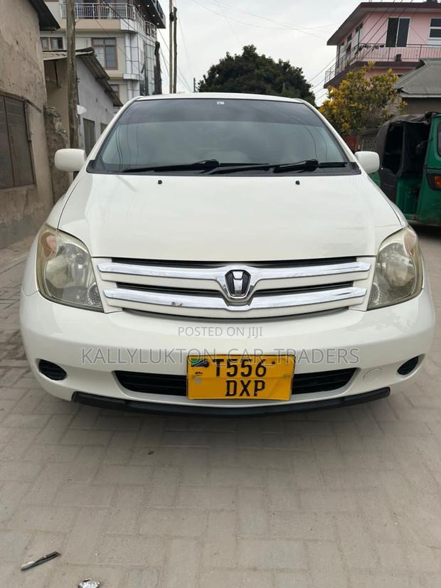 Toyota IST 2005 White
