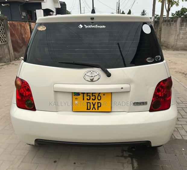 Toyota IST 2005 White