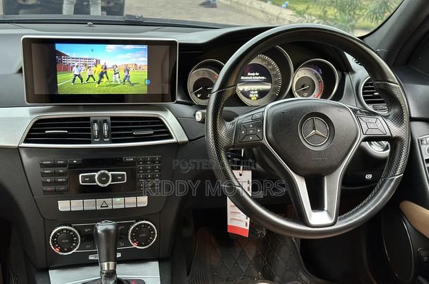 Mercedes-Benz C-Class 2012 Pearl