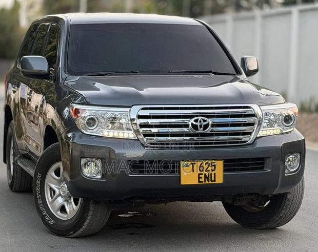 Toyota Land Cruiser 4.5 V8 VXR 2013 Gray