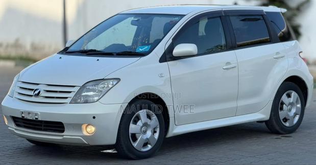 Toyota IST 2006 White