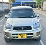 Toyota RAV4 Automatic 2003 Gold for sale