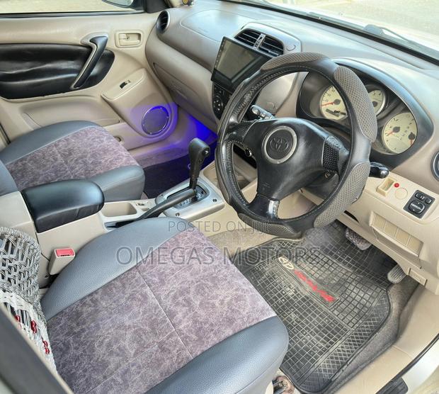 Toyota RAV4 Automatic 2003 Gold