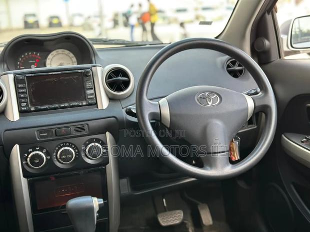 Toyota Crown 2004 Silver