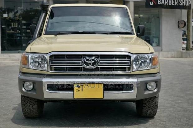 Toyota Land Cruiser 76 Series 2012 Beige