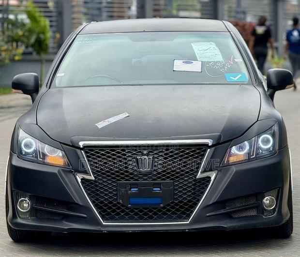 Toyota Crown 2011 Black