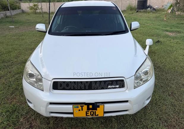 Toyota RAV4 2007 White
