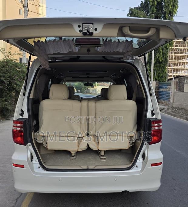 Toyota Alphard 2.4 Petrol FWD 2005 White