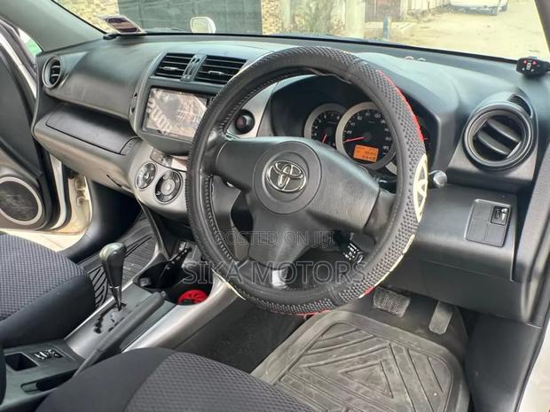 Toyota RAV4 2007 White