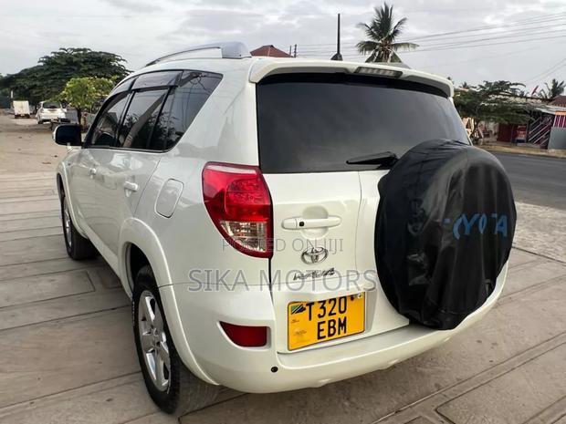 Toyota RAV4 2007 White