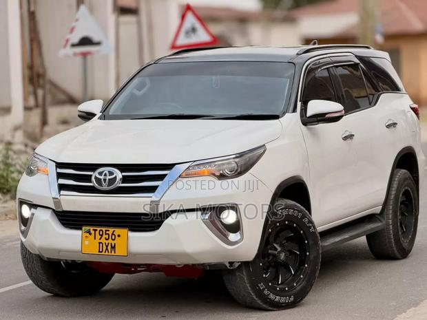 Toyota Fortuner 2017 White
