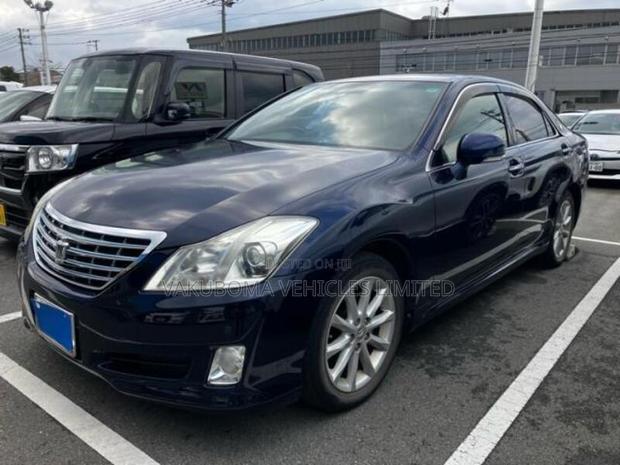 Toyota Crown 2009 Brown