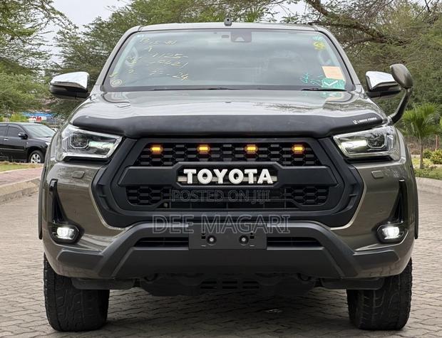 Toyota Hilux Revo Double Cab Deisel 2.4 AWD 2022