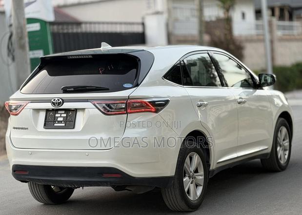 Toyota Harrier 2.0 2014 White