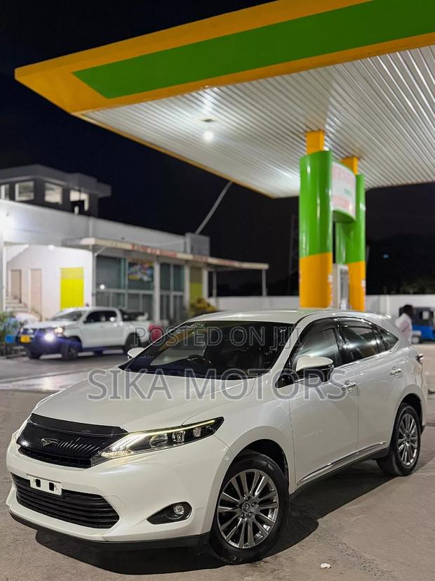 Toyota Harrier 2.0 4WD 2015 White