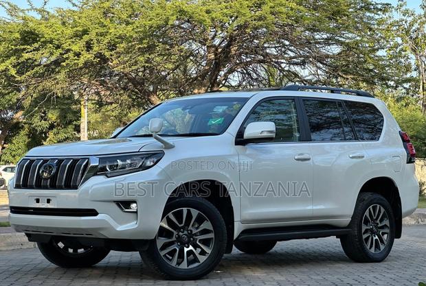 Toyota Land Cruiser Prado 2023 White
