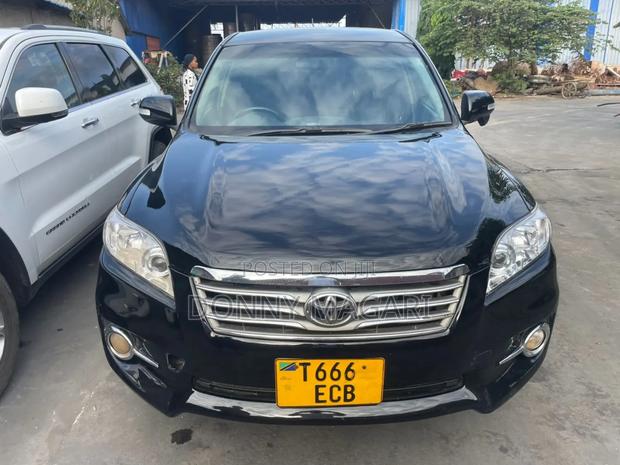 Toyota Vanguard 2011 Black