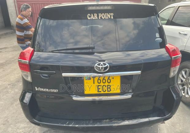 Toyota Vanguard 2011 Black
