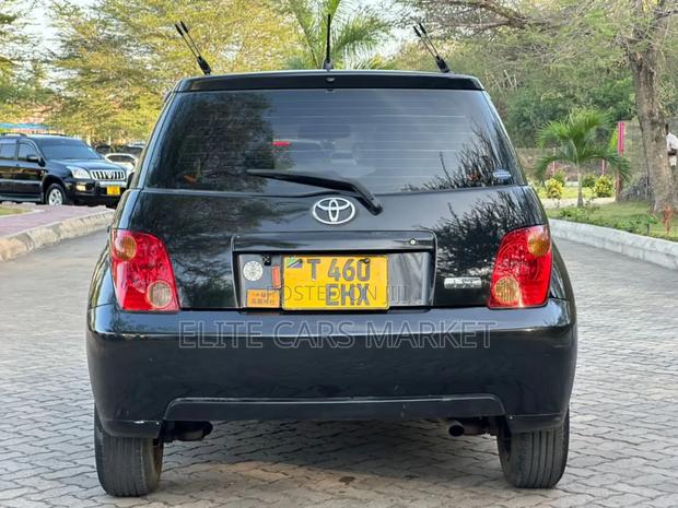 Toyota IST 2004 Black