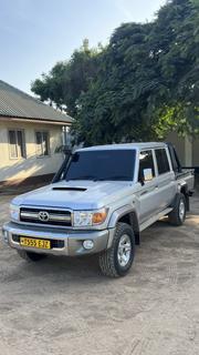 Toyota Land Cruiser 2017 Silver for sale
