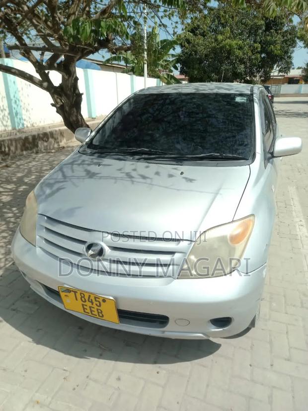 Toyota IST 2006 Silver