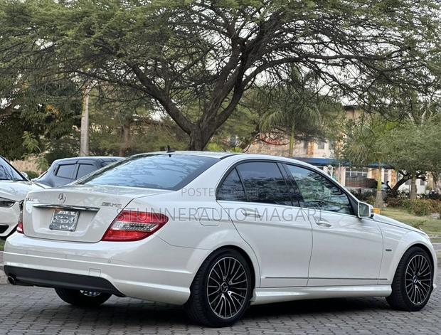 Mercedes-Benz C200 2010 White