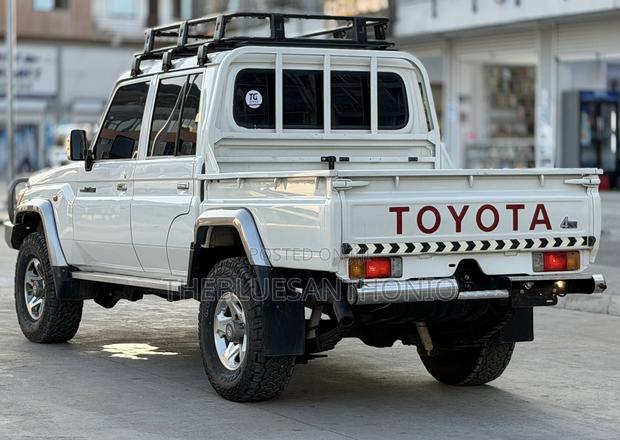 Toyota Land Cruiser 2019 White