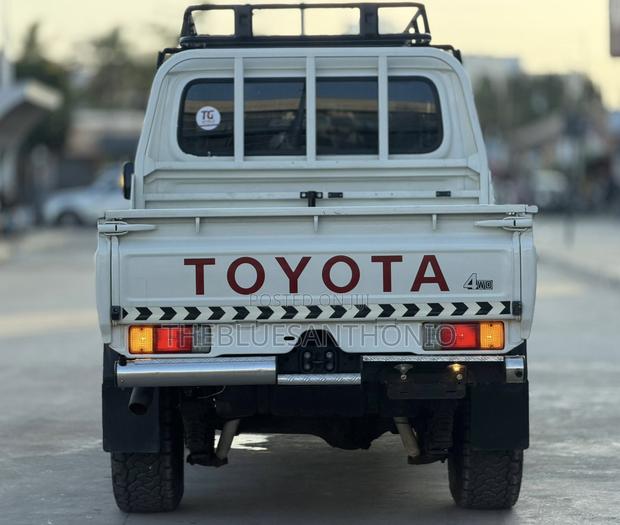 Toyota Land Cruiser 2019 White