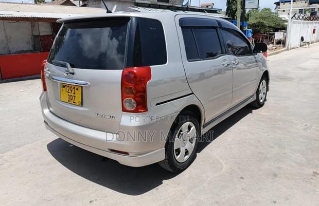 Toyota Raum 1.5 AWD 2003 Silver